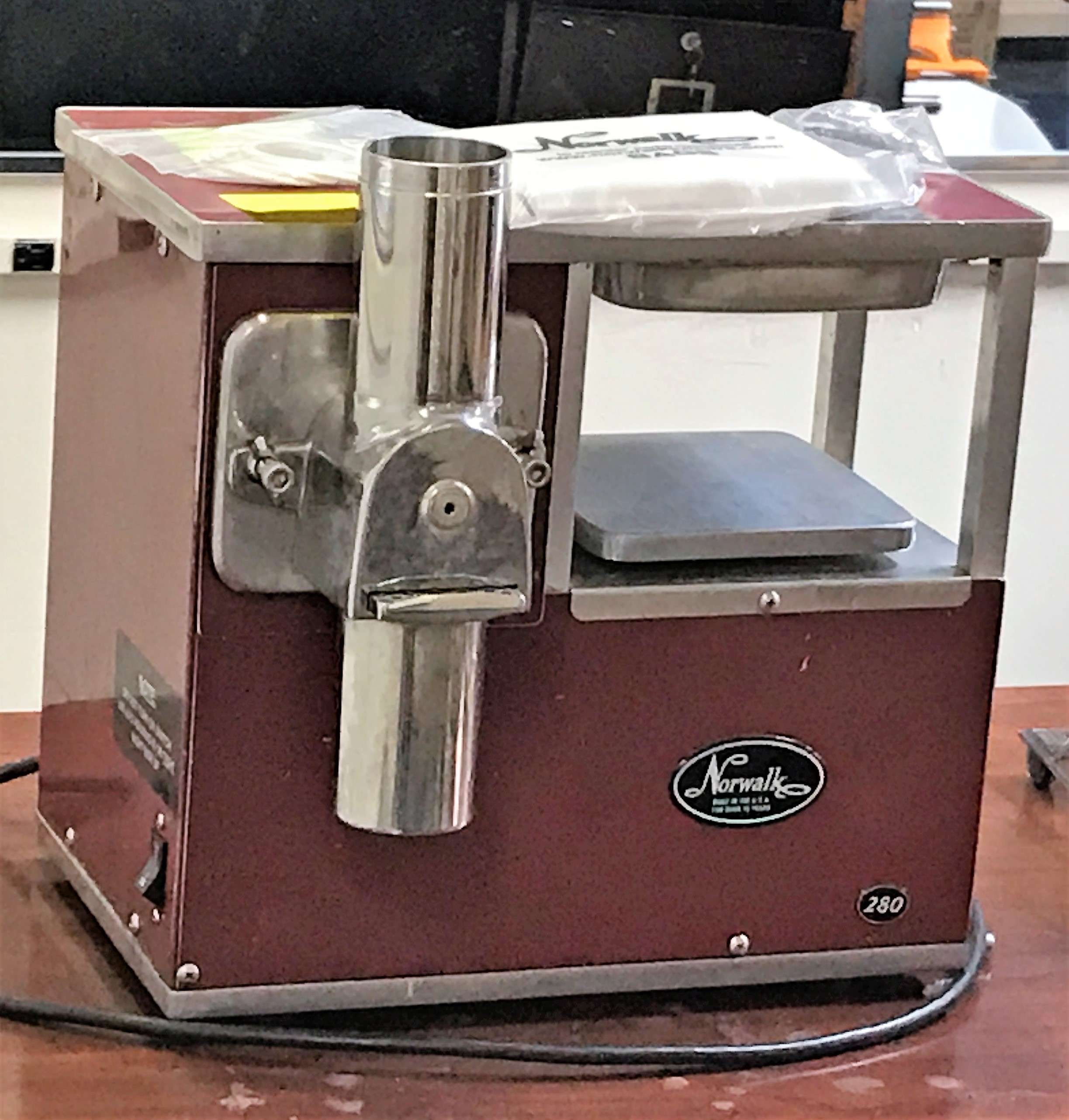 Refurbished Zumex Juicers For Sale. New/Used Zumex Orange Juicers